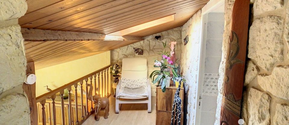 Village house 4 rooms of 93 m² in Saint-Christophe (17220)