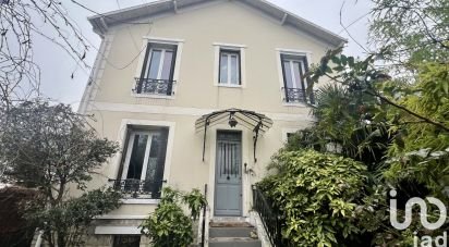 House 6 rooms of 119 m² in Chatou (78400)
