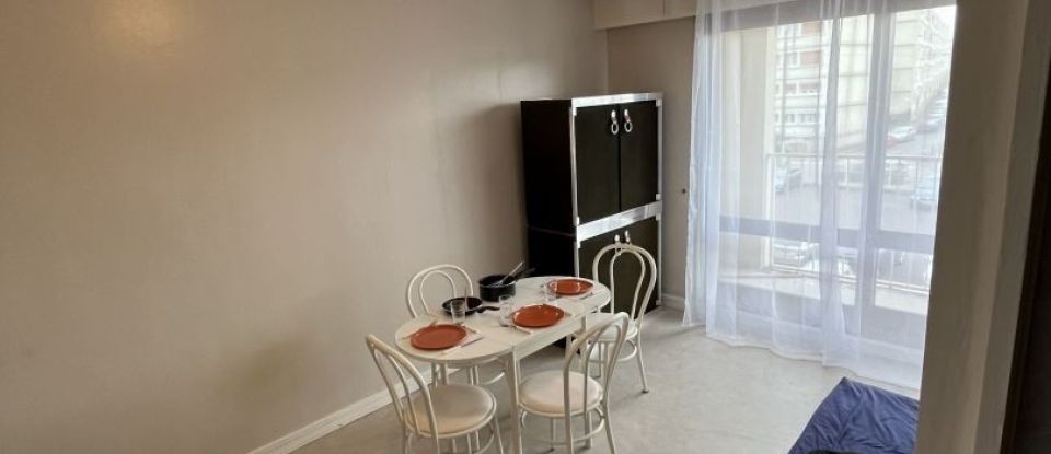 Apartment 2 rooms of 27 m² in Troyes (10000)