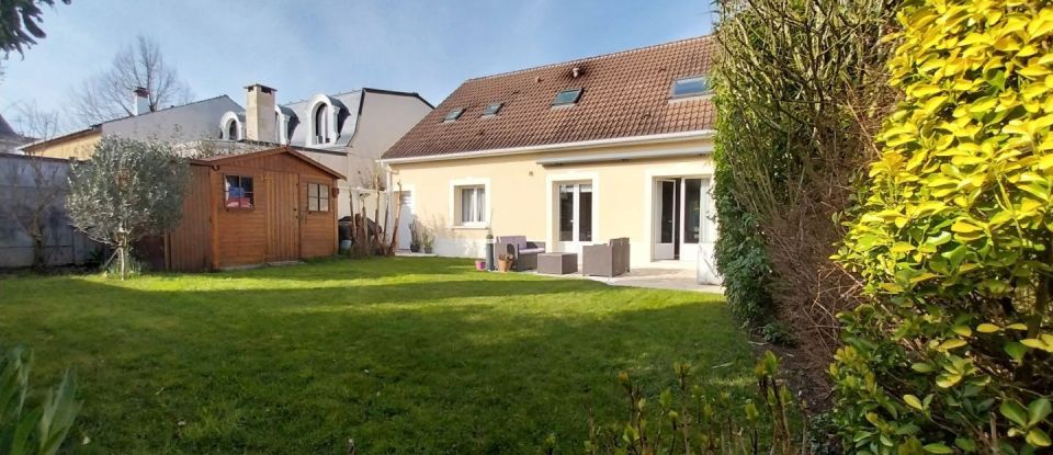 House 6 rooms of 104 m² in Montfermeil (93370)