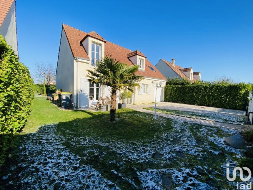 Maison 6 pièces de 115 m² à Le Coudray-Montceaux (91830)