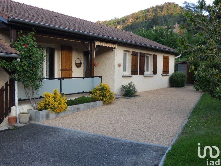 House 5 rooms of 100 m² in Saint-Paul-en-Cornillon (42240)
