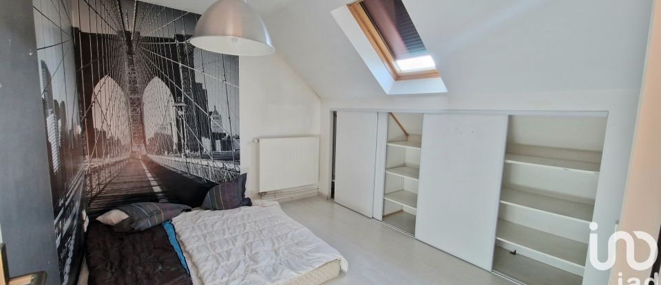 Traditional house 6 rooms of 163 m² in Marolles-en-Brie (94440)