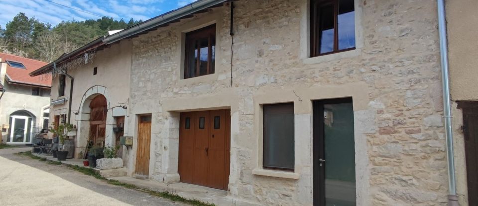Maison 4 pièces de 115 m² à Matafelon-Granges (01580)