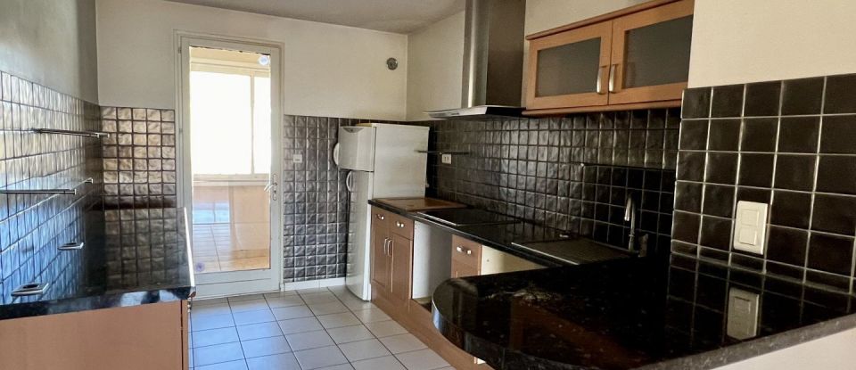 Apartment 3 rooms of 92 m² in Saint-Zacharie (83640)