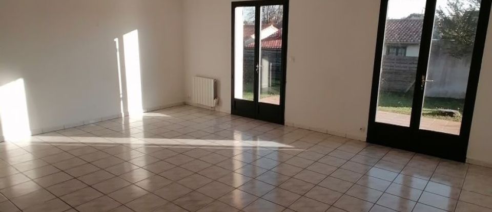 House 8 rooms of 115 m² in Cenon (33150)