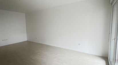 Apartment 3 rooms of 65 m² in - (91000)