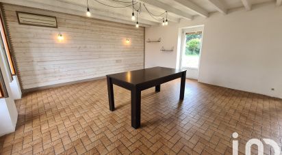 House 6 rooms of 131 m² in Montréverd (85260)