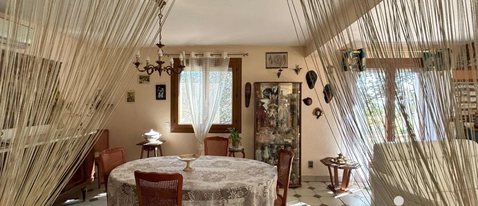 Maison traditionnelle 4 pièces de 156 m² à Bagard (30140)