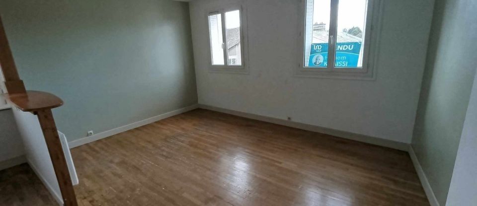 Apartment 3 rooms of 49 m² in Troyes (10000)