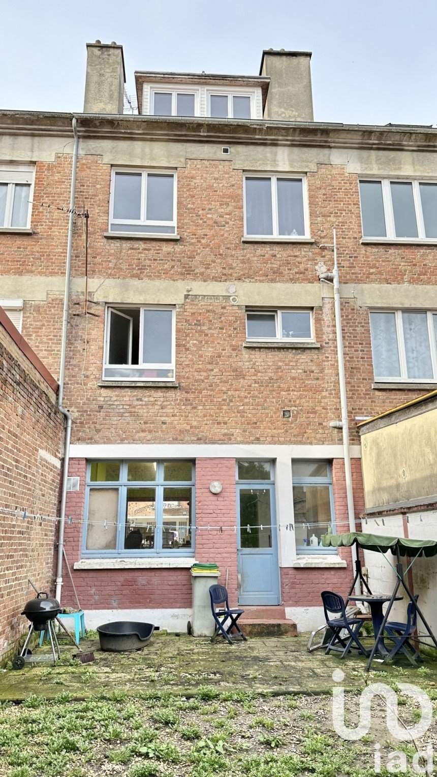 Building in Saint-Omer (62500) of 160 m²