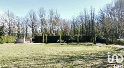 Land of 1,077 m² in Tourrettes (83440)