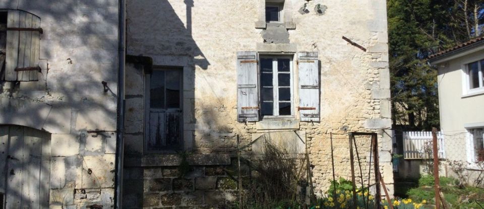 House 5 rooms of 120 m² in Angeac-Champagne (16130)