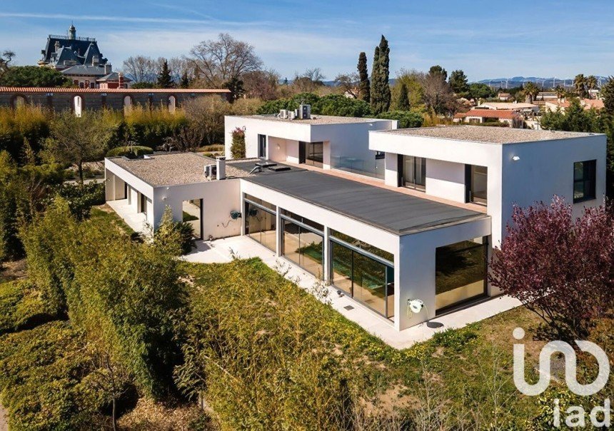 Architect house 8 rooms of 386 m² in Perpignan (66000)