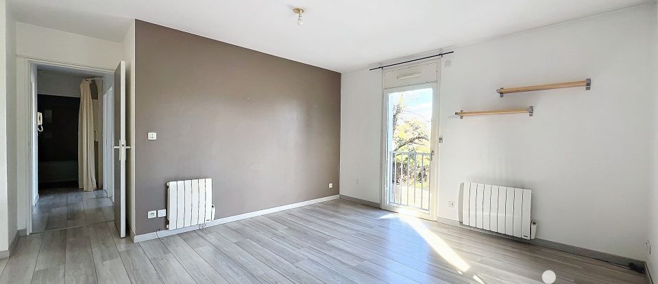Apartment 3 rooms of 57 m² in La Rochelle (17000)
