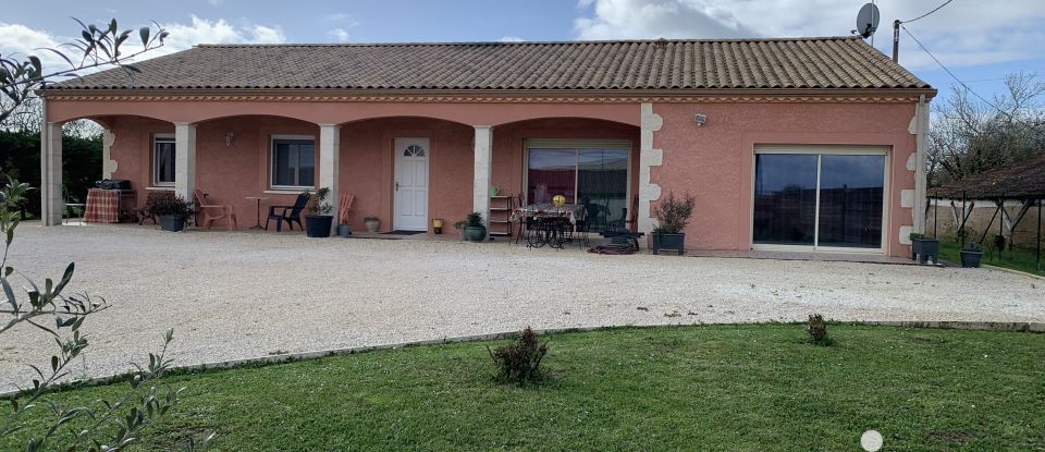 Village house 6 rooms of 155 m² in Bergerac (24100)