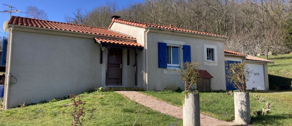 House 4 rooms of 105 m² in Laméac (65140)