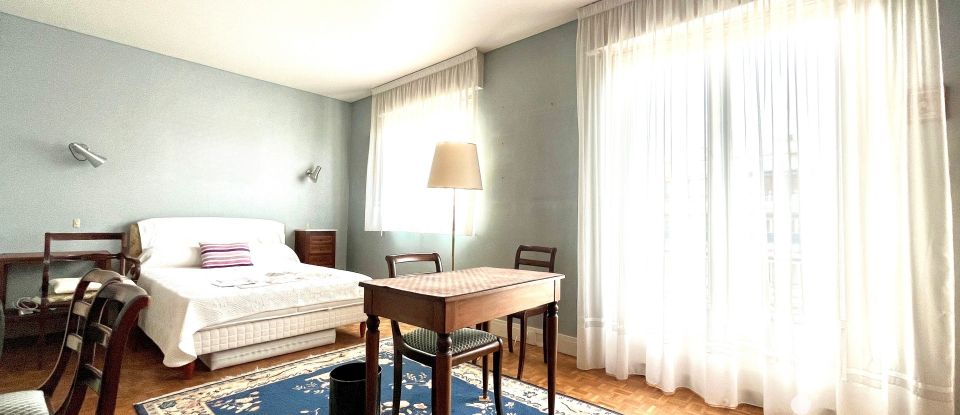 Appartement 6 pièces de 107 m² à Sceaux (92330)