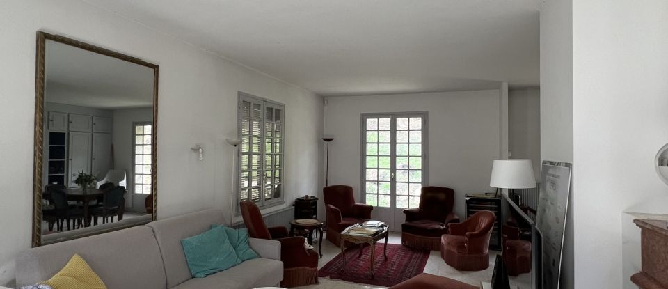 House 9 rooms of 210 m² in Ablon-sur-Seine (94480)