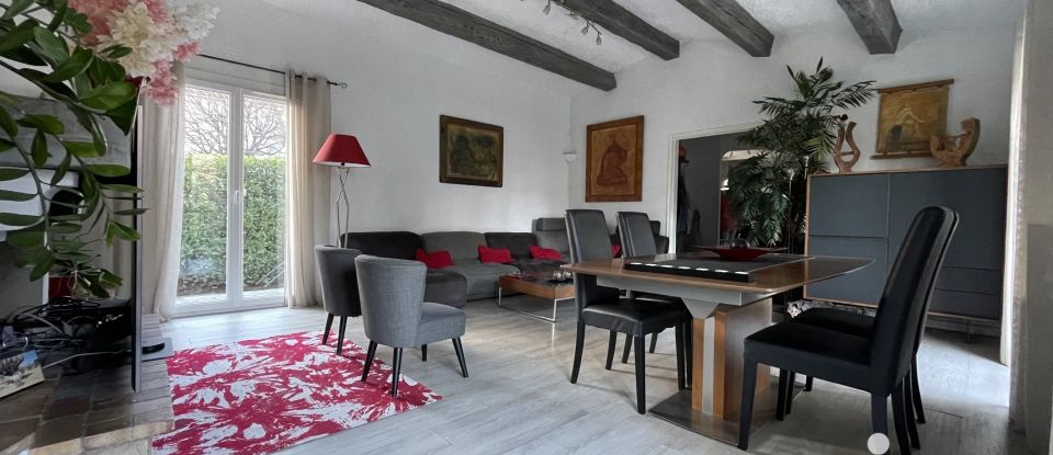 Traditional house 7 rooms of 199 m² in Vence (06140)