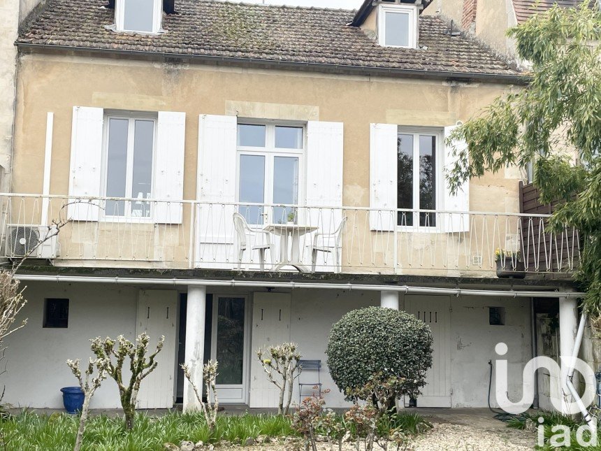 House 5 rooms of 106 m² in Bergerac (24100)