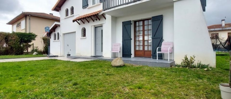 House 7 rooms of 131 m² in Séméac (65600)