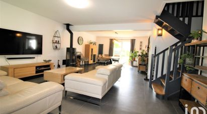 Maison 8 pièces de 220 m² à Chevry-Cossigny (77173)