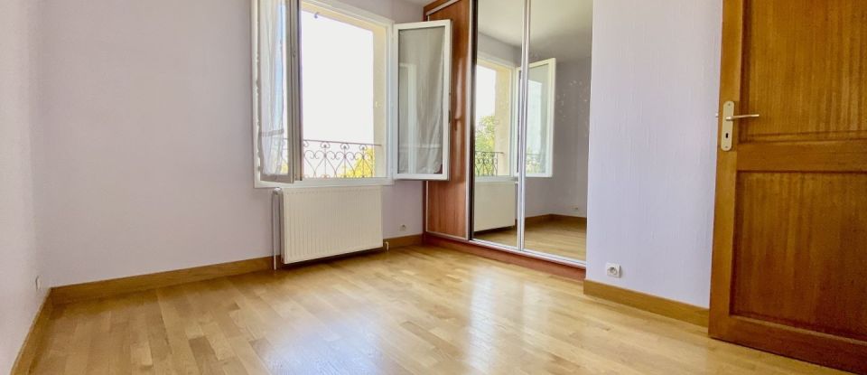 House 7 rooms of 200 m² in Rueil-Malmaison (92500)