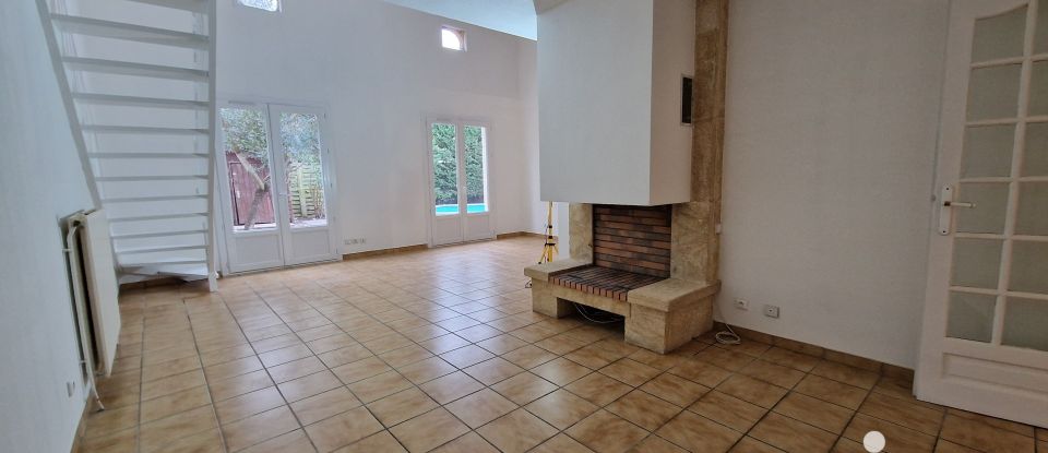Traditional house 7 rooms of 142 m² in Talence (33400)