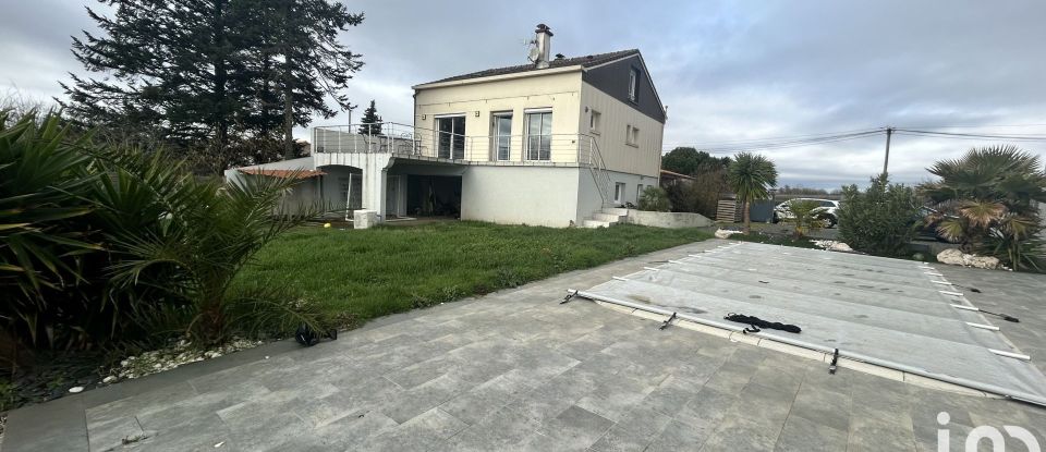 House 6 rooms of 155 m² in Le Loroux-Bottereau (44430)