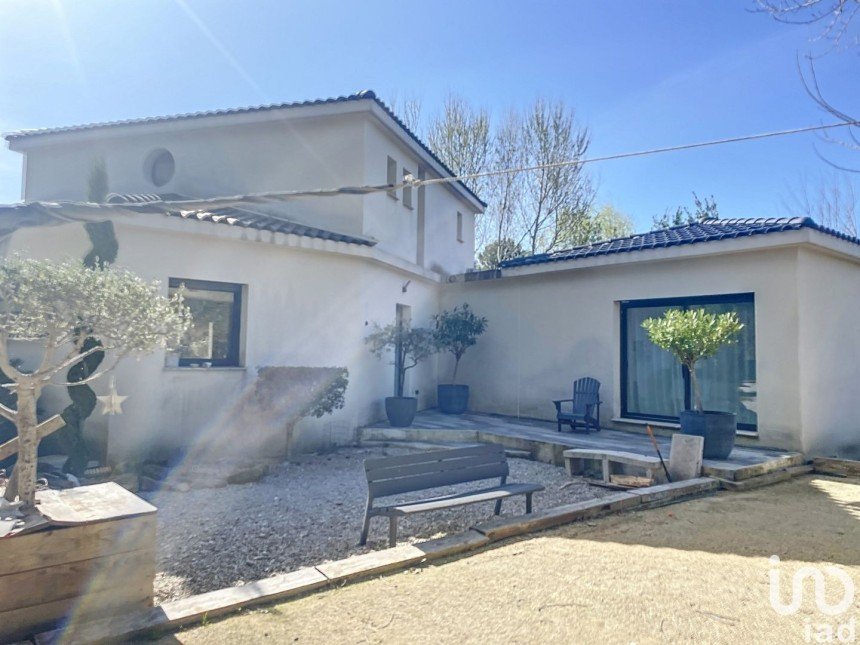House 5 rooms of 161 m² in Pélissanne (13330)