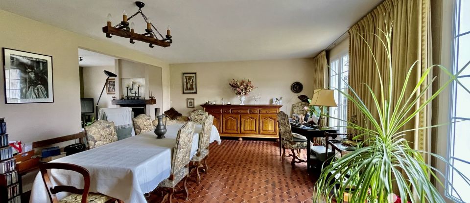 Traditional house 6 rooms of 136 m² in Thomery (77810)
