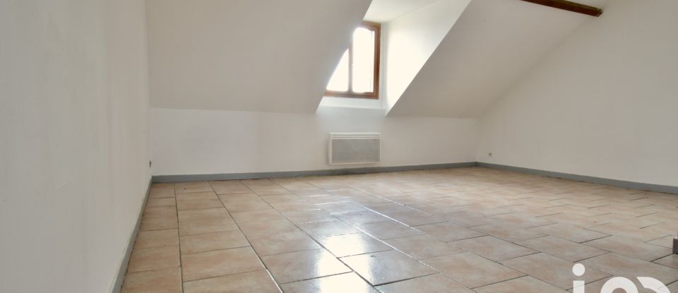 House 6 rooms of 130 m² in Sainte-Colombe (77650)