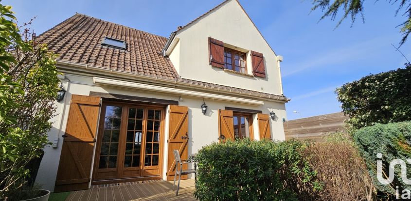 Traditional house 5 rooms of 105 m² in Noiseau (94880)