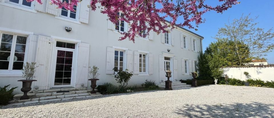 Mansion 7 rooms of 320 m² in Dompierre-sur-Mer (17139)