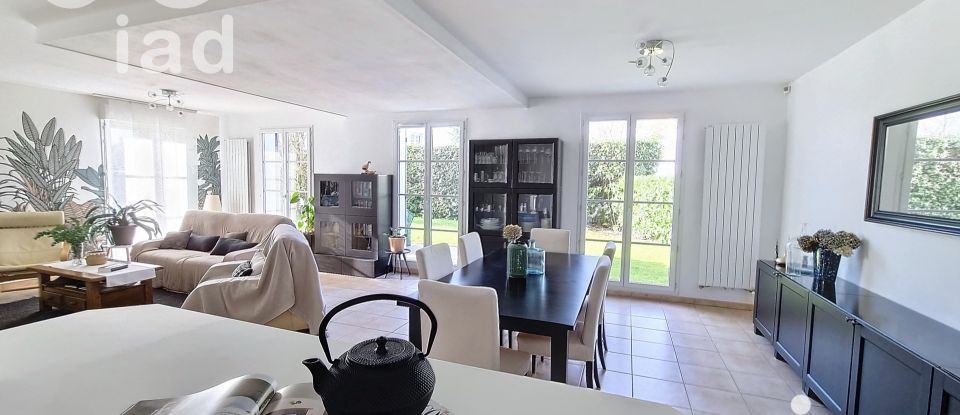House 7 rooms of 160 m² in Bailly-Romainvilliers (77700)