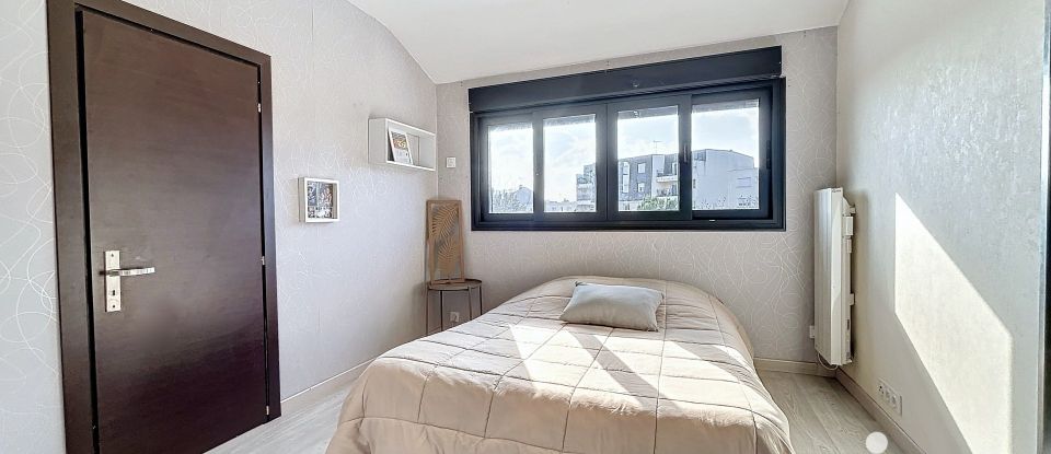 House 8 rooms of 190 m² in Pontault-Combault (77340)