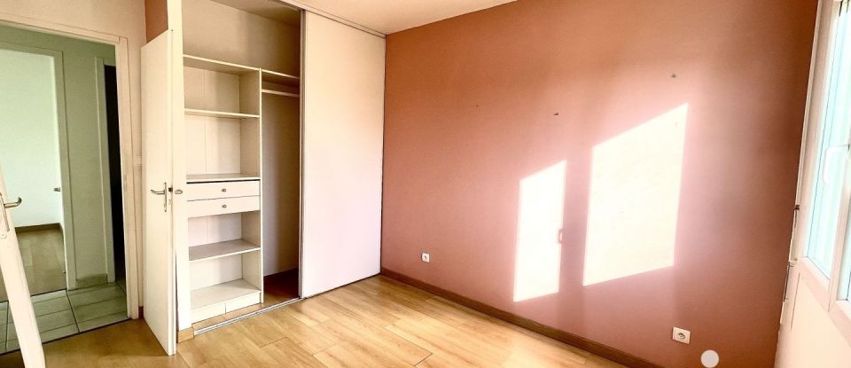 House 4 rooms of 95 m² in Uzein (64230)