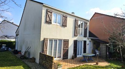 House 5 rooms of 110 m² in Savigny-le-Temple (77176)