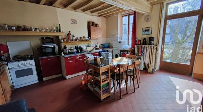 House 6 rooms of 150 m² in Escolives-Sainte-Camille (89290)