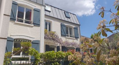 House 8 rooms of 172 m² in La Garenne-Colombes (92250)
