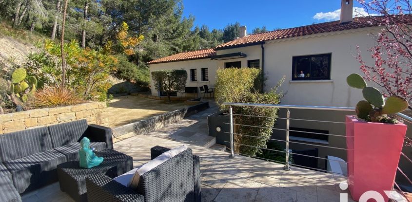 House 6 rooms of 142 m² in Bandol (83150)