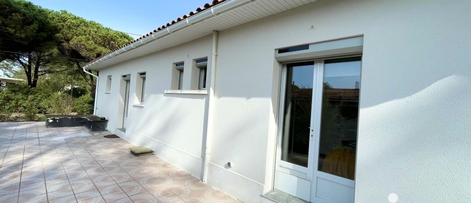 Traditional house 5 rooms of 86 m² in Vendays-Montalivet (33930)