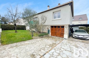 Traditional house 6 rooms of 135 m² in Roissy-en-Brie (77680)