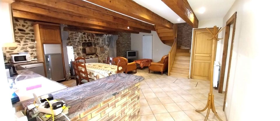 Lodge 9 rooms of 255 m² in Saint-Donat (63680)