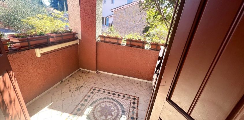 House 8 rooms of 177 m² in Toulon (83000)