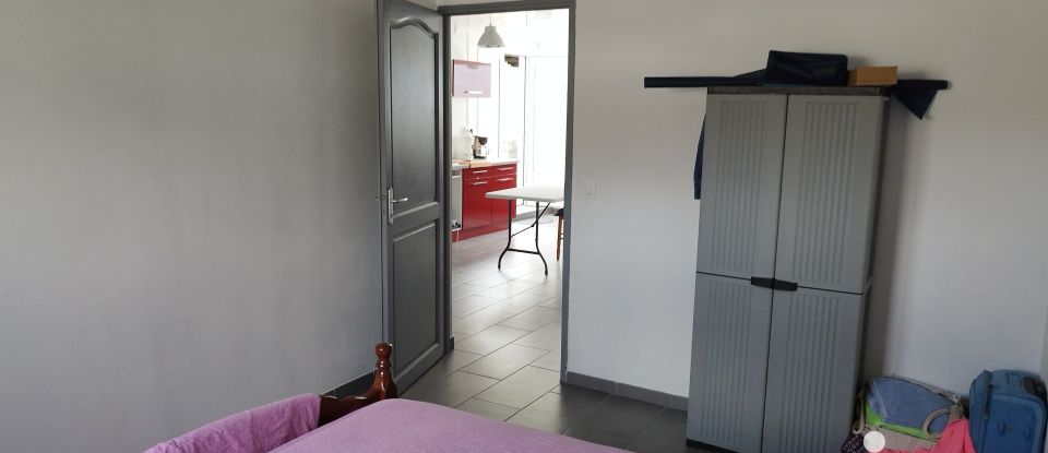 Traditional house 3 rooms of 92 m² in Saint-Denis (97490)