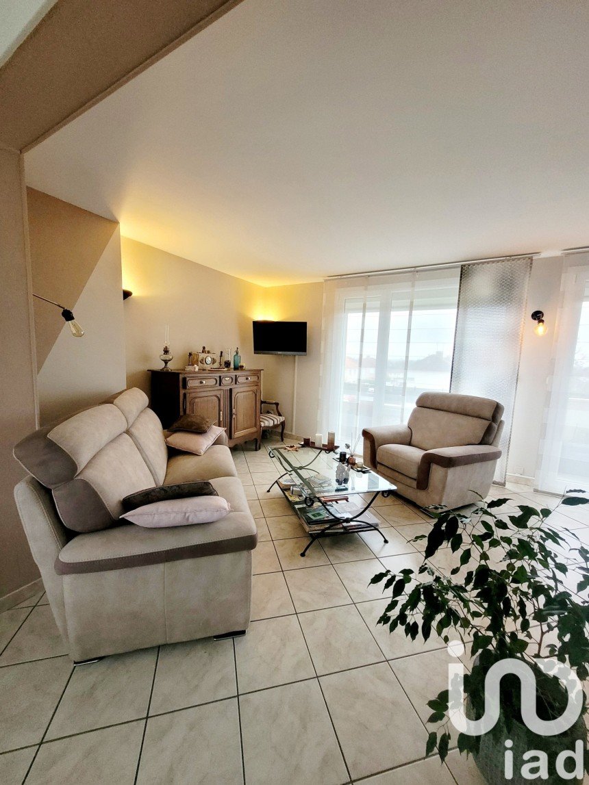 Apartment 3 rooms of 66 m² in Saint-Quentin (02100)