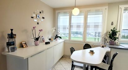 Appartement 3 pièces de 66 m² à Saint-Quentin (02100)