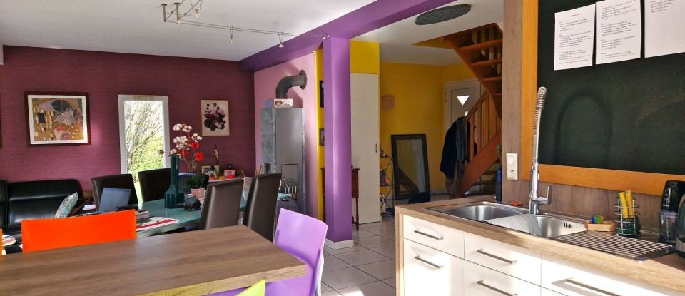 House 6 rooms of 120 m² in Thise (25220)